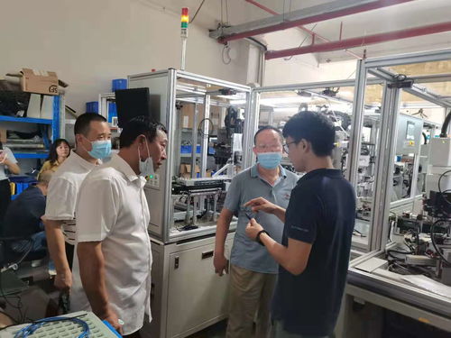 校长李龙图率队赴金湾智造大街等园区企业开展市场调研